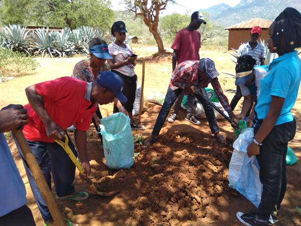 Planter des arbres en Afrique Kenya seedballs Acacia